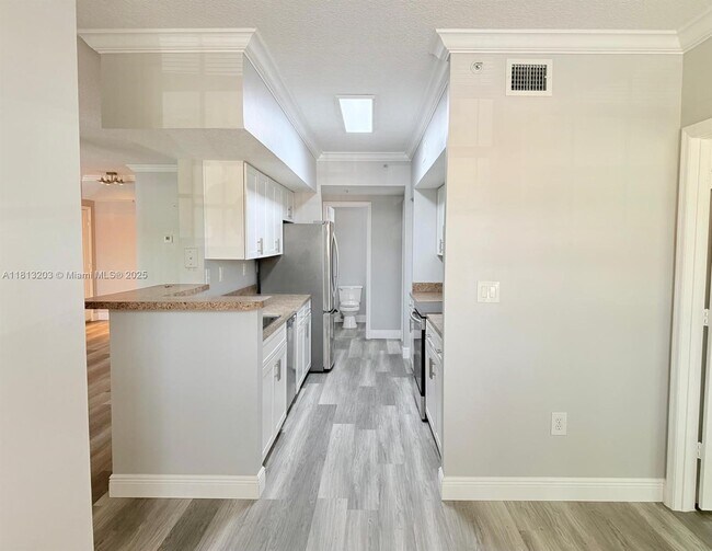 Building Photo - 100 SW 117th Terrace