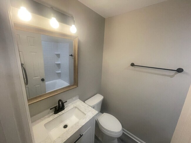 Building Photo - 5315