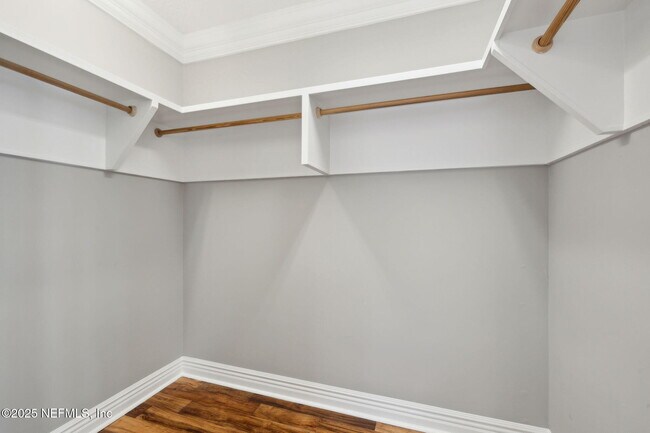 Building Photo - 137 3rd St S