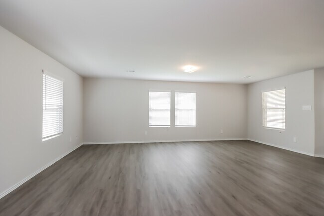 Building Photo - 5031 Sessile Trl