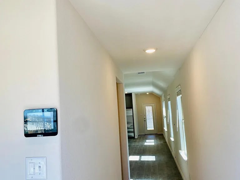 Building Photo - 2205 Elena Dr