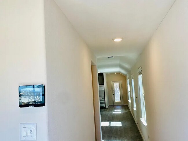 Building Photo - 2205 Elena Dr