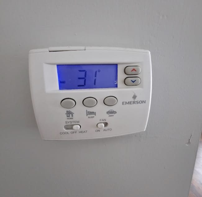 Building Photo - Single Family Home 3 beds 2 bath Available Now!