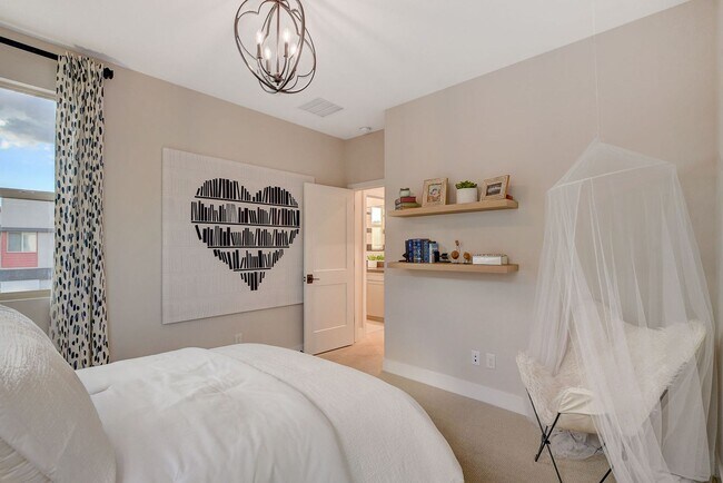 Building Photo - Luxury Fully Furnished Designer Home in Inspirada!