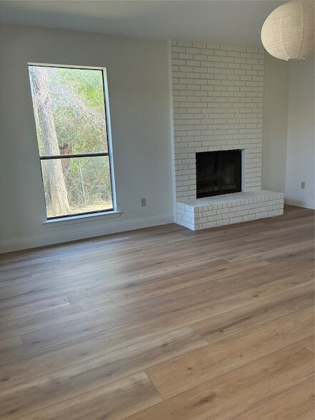 Building Photo - 2101 Mistletoe Ave