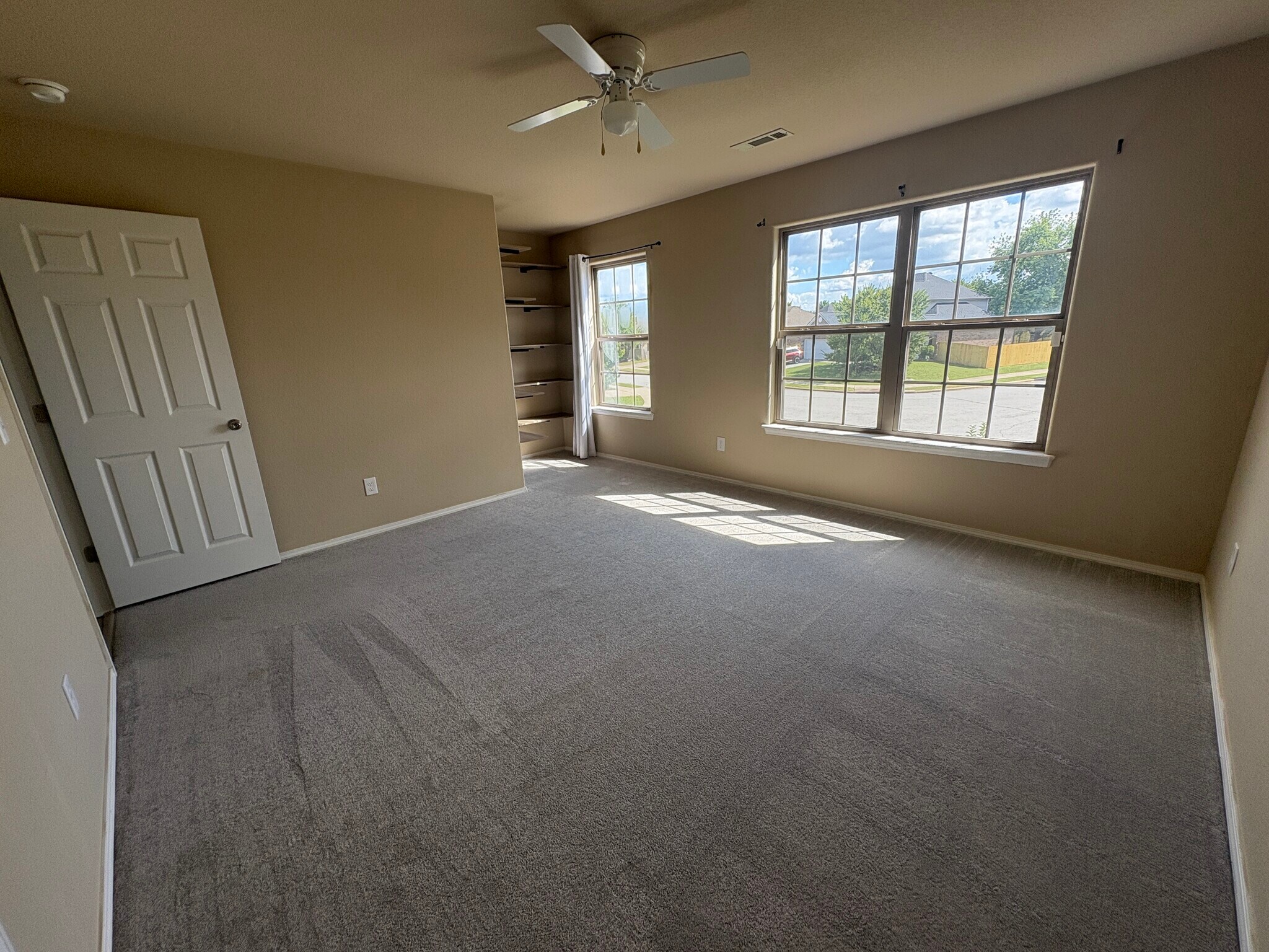 Upstairs bedroom 1 with nook - 4208 SW Fieldstone Blvd