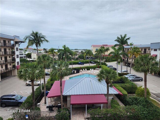 Building Photo - 805 River Point Dr