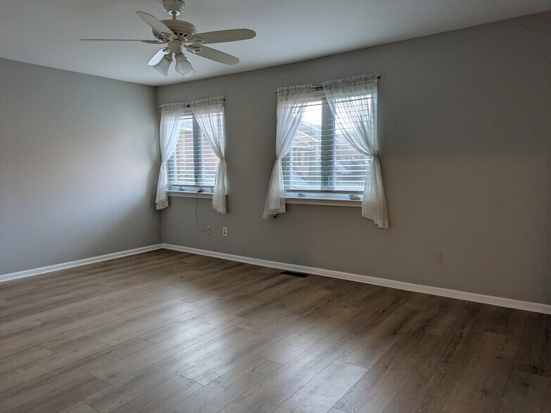 Building Photo - 114 Neyland Ct