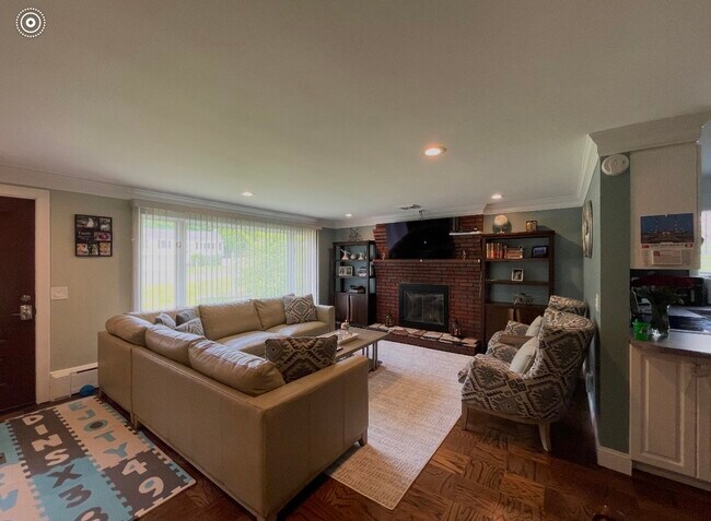 Building Photo - 260 French St