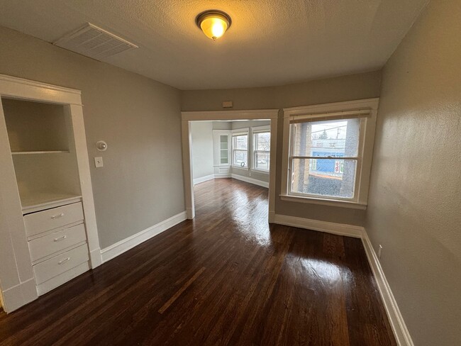 Building Photo - 4324 Pearl Rd