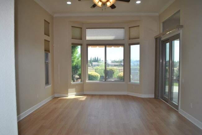 Building Photo - Gorgeous Upgraded Sun City Lincoln Hills Home