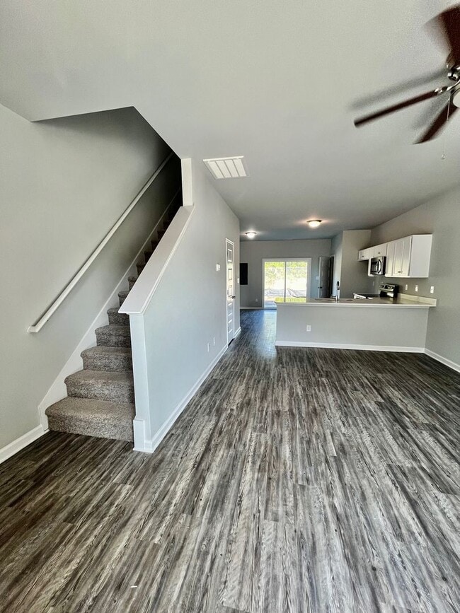 Building Photo - Townhome in Holly Ridge!!