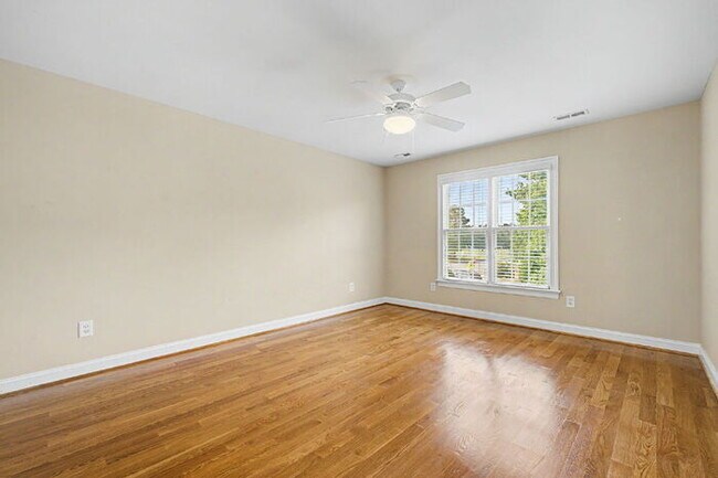 Building Photo - Luxury 5 Bedroom Home with Private Pool in Glen Allen – $4,500/mo