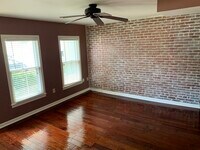 Building Photo - 103 E 8th St