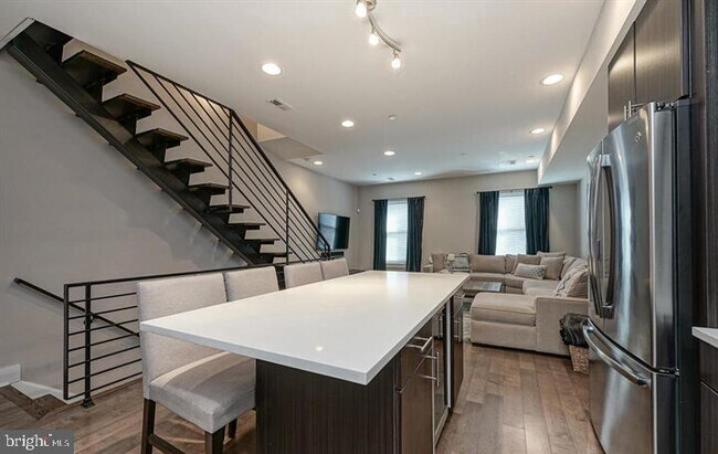 Building Photo - 2514 Frankford Ave