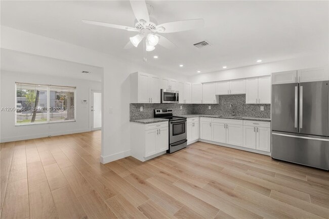 Building Photo - 35 NW 49th Ave