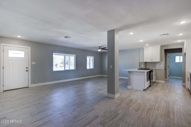 Building Photo - 557 W Toledo St