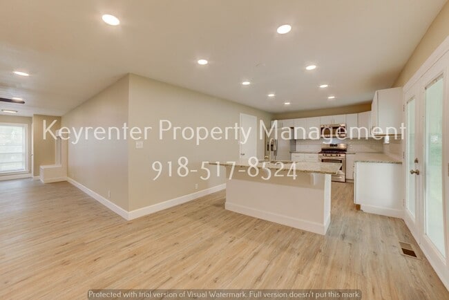 Building Photo - Recently Renovated 3 Bed 2 Bath in Collinsville!