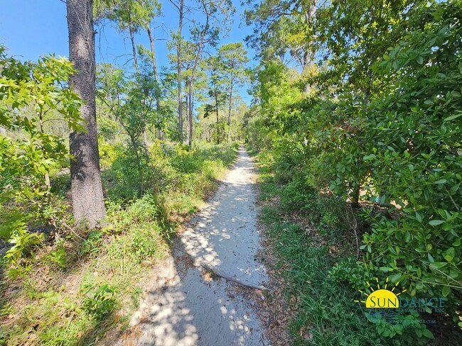 Building Photo - Live the Coastal Dream in Beachwood Estates, Stunning Long-Term Rental Available!