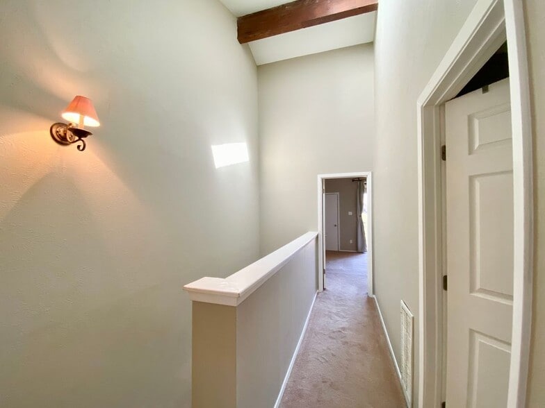 Building Photo - 1804 Capital Pkwy