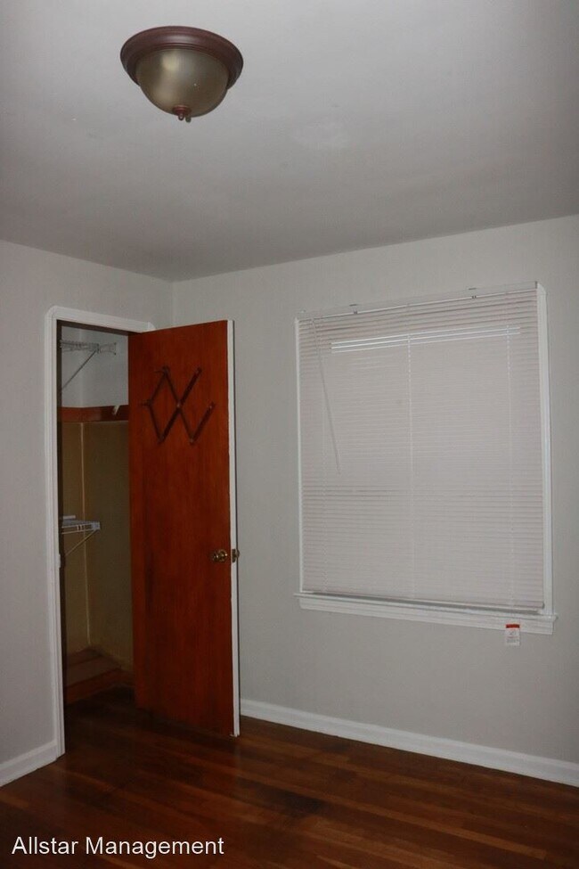 Building Photo - 3 br, 1.5 bath House - 8109 Pelham Dr