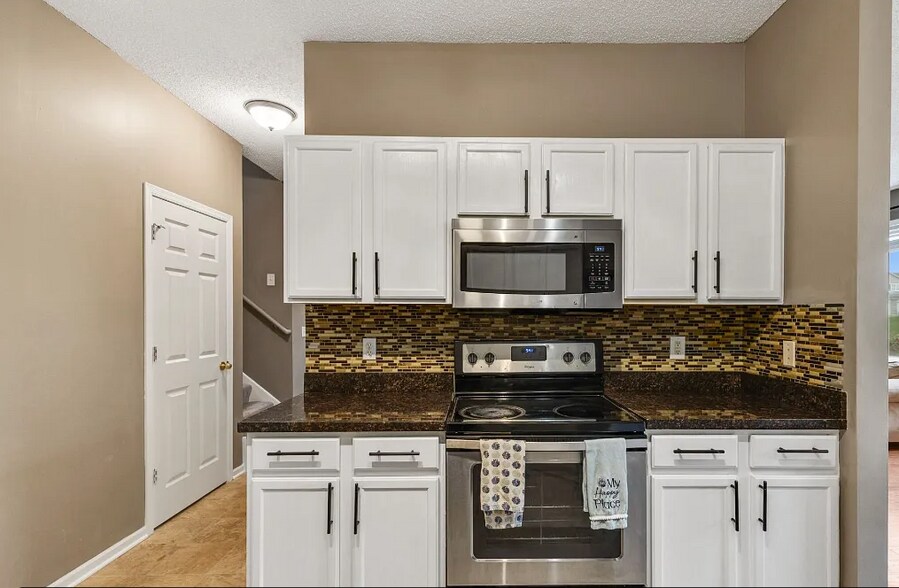 Building Photo - 5100 Holly Ln N