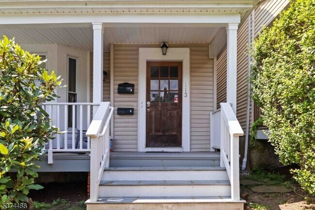 Building Photo - 113 Maple Ave