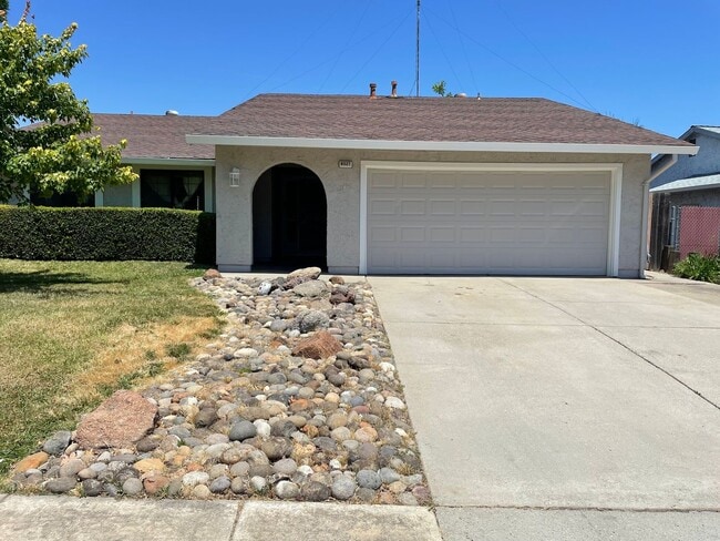 Primary Photo - Charming 3-Bedroom Home in Citrus Heights