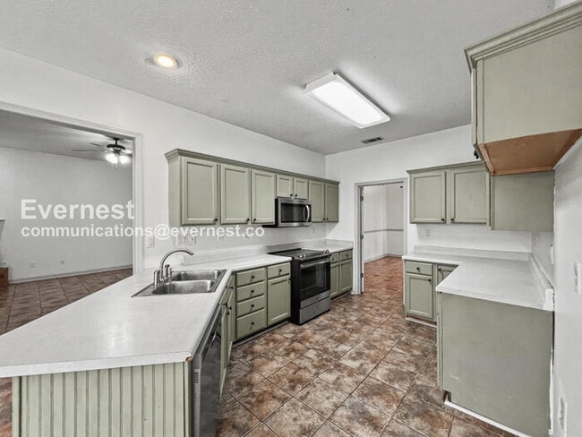 Building Photo - 2100 Shannon Cove