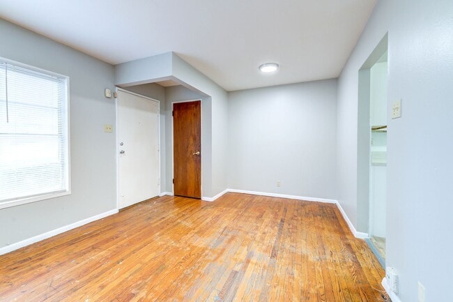 Building Photo - Charming Mid-Century Home with Basement and Fenced Backyard!