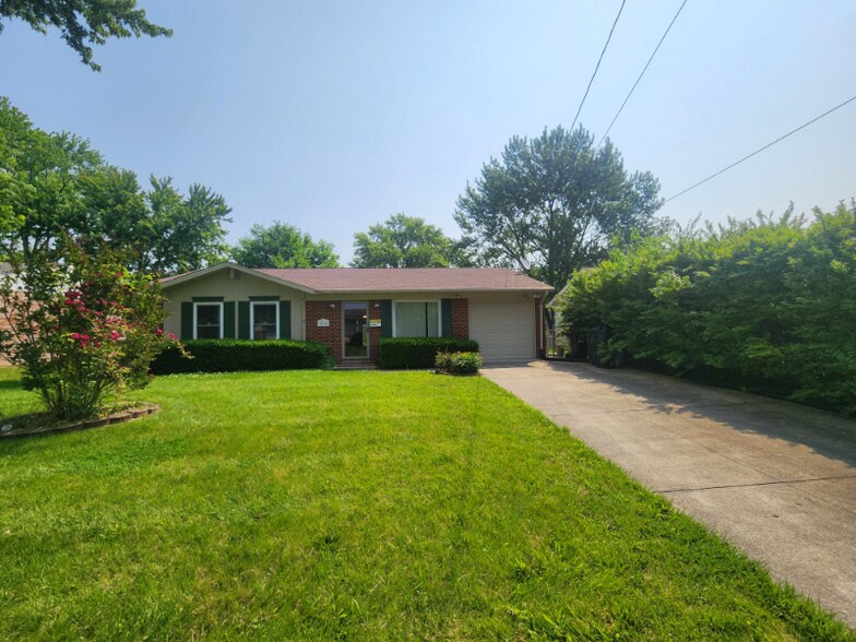 Primary Photo - 10046 Manistee Way