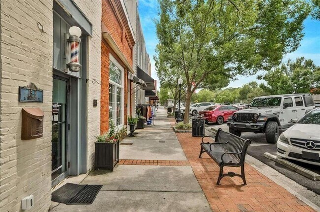 Building Photo - 124 Parkside W Ct
