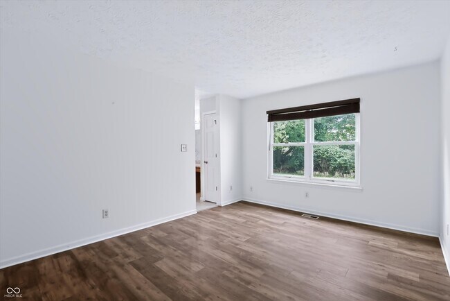 Building Photo - 7733 Park North Lake Dr