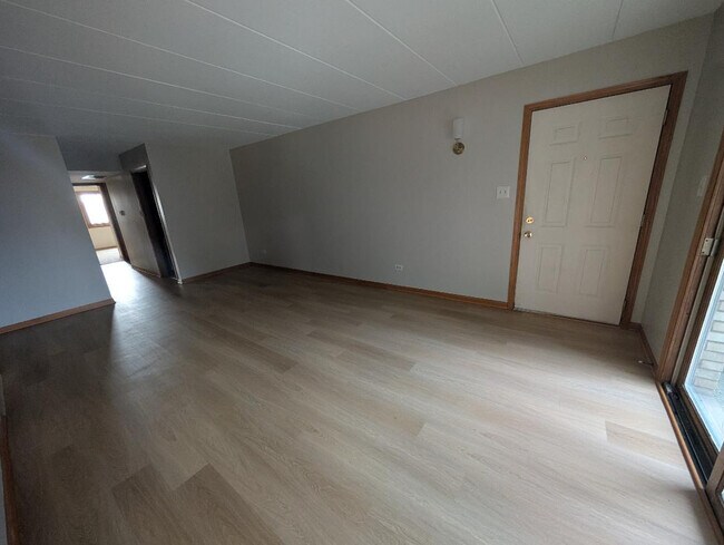 Building Photo - 8809 S 79th Ave