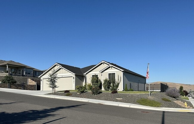Building Photo - Updated 3-Bedroom Home with Major Upgrades for Lease – $2,800/mo