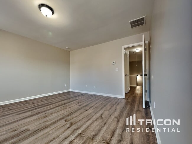 Building Photo - 3534 Mica Cir SE