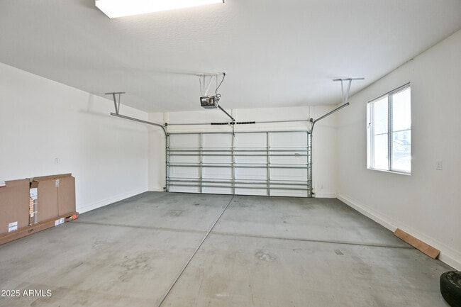 Building Photo - 4035 S 58th Ln