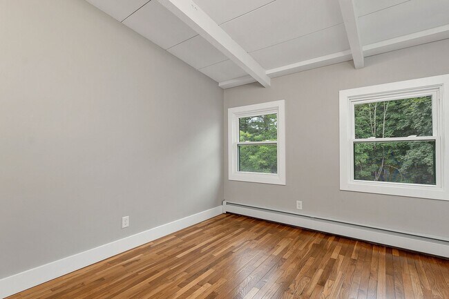 Building Photo - 175 Pleasant St