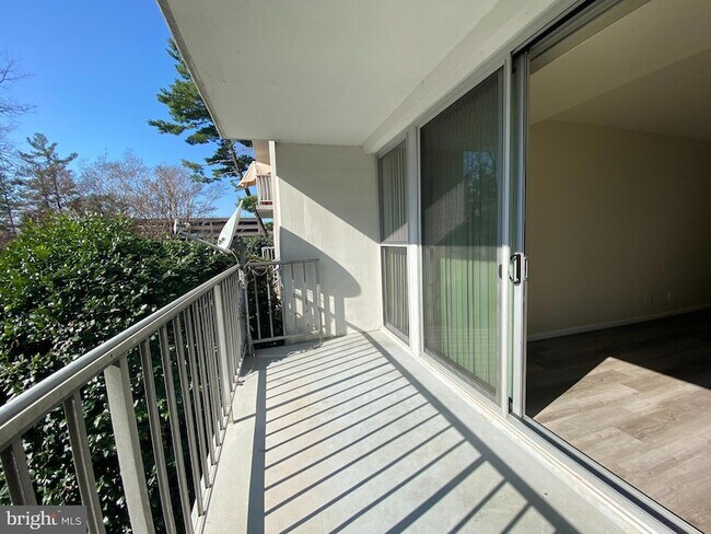 Building Photo - 301 N Beauregard St