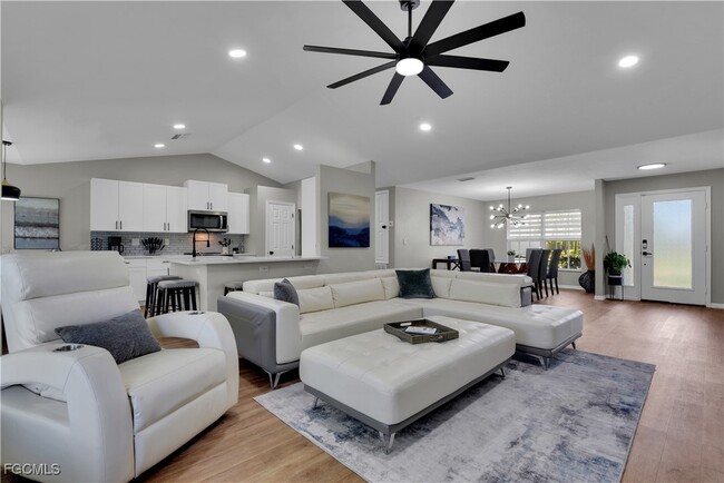 Building Photo - 2004 SW 30th St