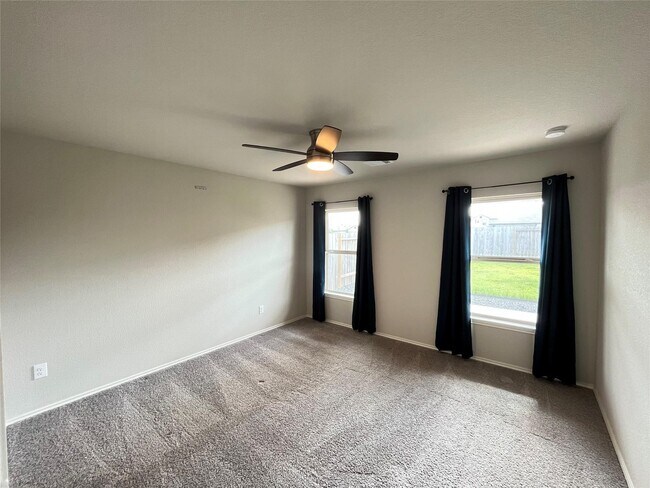 Building Photo - 10526 Vinca Minor Ln