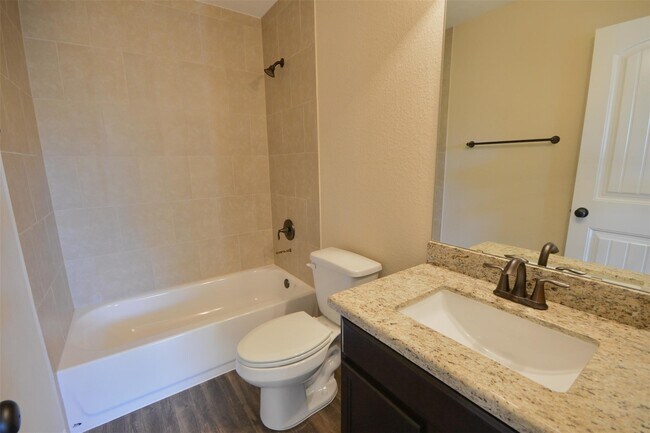 Building Photo - 3615 Kennington Ct