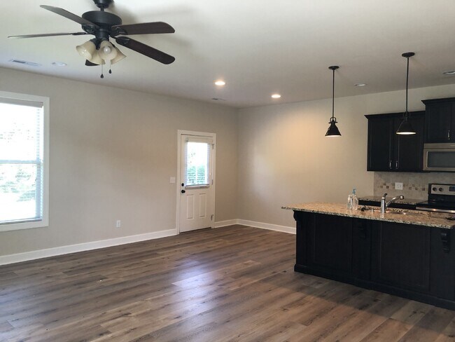 Building Photo - 3-BEDROOM, 2.5-BATH TOWNHOUSE AVAILABLE IN COOPER SQUARE
