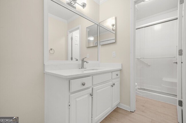 Building Photo - 27404 Plantation Dr NE
