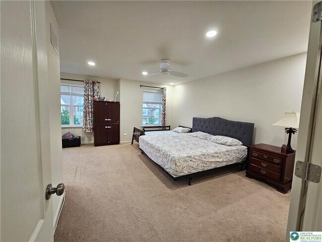 Building Photo - 4613 Woodbrush Way