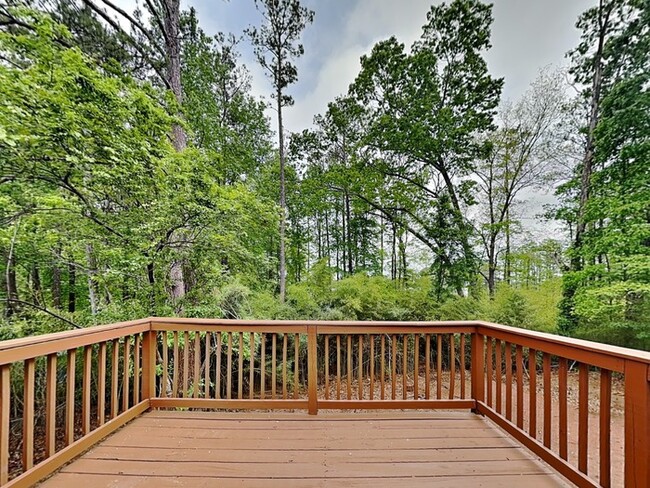 Building Photo - Move-In Ready Home with Bonus Rooms and La...