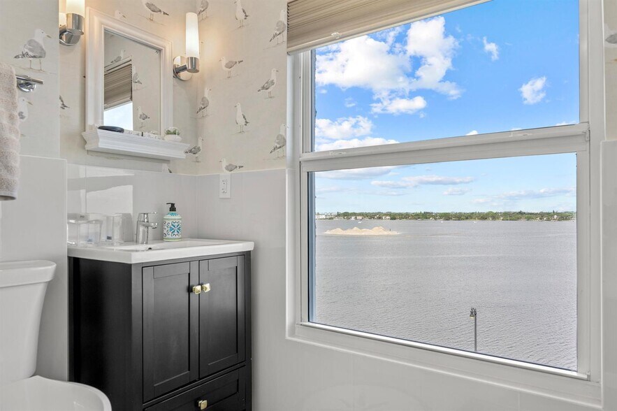 Building Photo - 3230 S Ocean Blvd