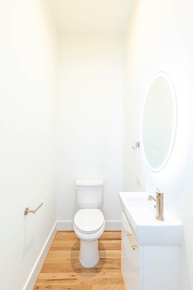 Building Photo - 2213 Belmont Blvd