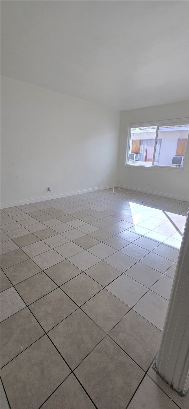 Building Photo - 1095 E Nocta St