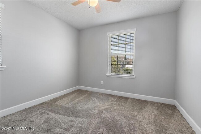 Building Photo - 1021 Seaside Dr N